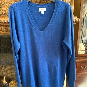 Men’s royal blue pullover sweater by Croft and barrow size large V-neck